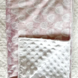 B680D0F3-AA91-4515-9473-9431A2578CF2.jpgv1760896500 Couverture en Minky - Arc-en-Ciel Rose