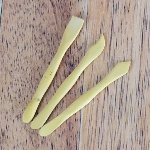 3 petits ébauchoirs en bois pour la sculpture