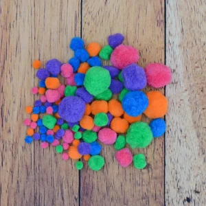 pompons_couleursvives.jpgv1636137847 90 pompons de couleurs vives