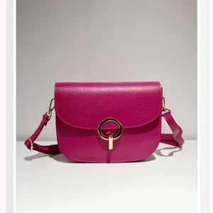 Sac à bandoulière en cuir grainé fushia